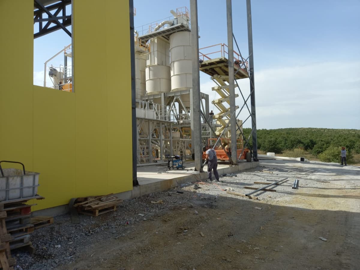 Eu Fix Komoran — Metal construction project 48