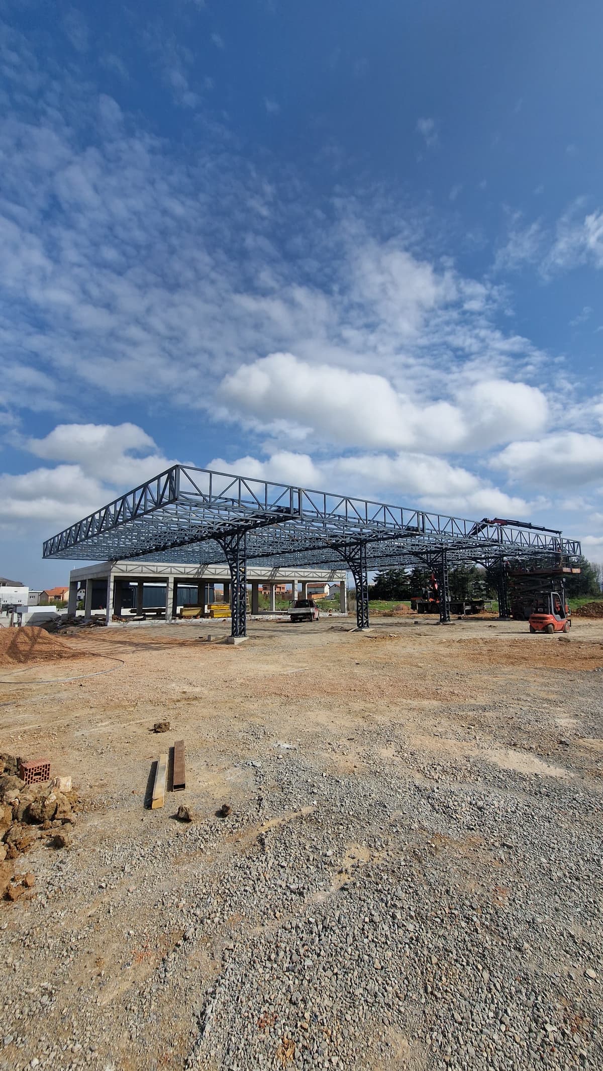Lala Petrol — Metal construction project 76