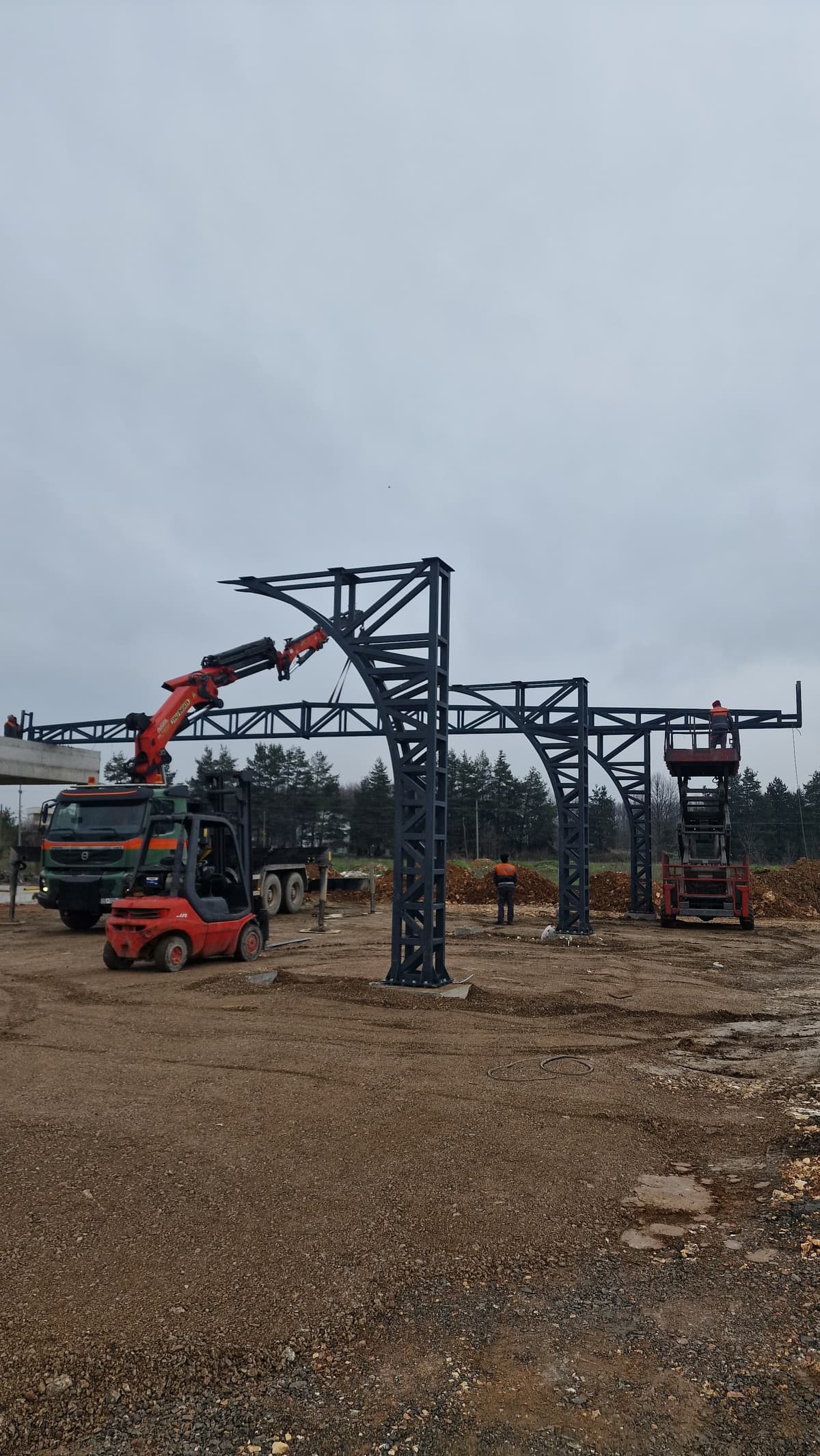Lala Petrol — Metal construction project 85