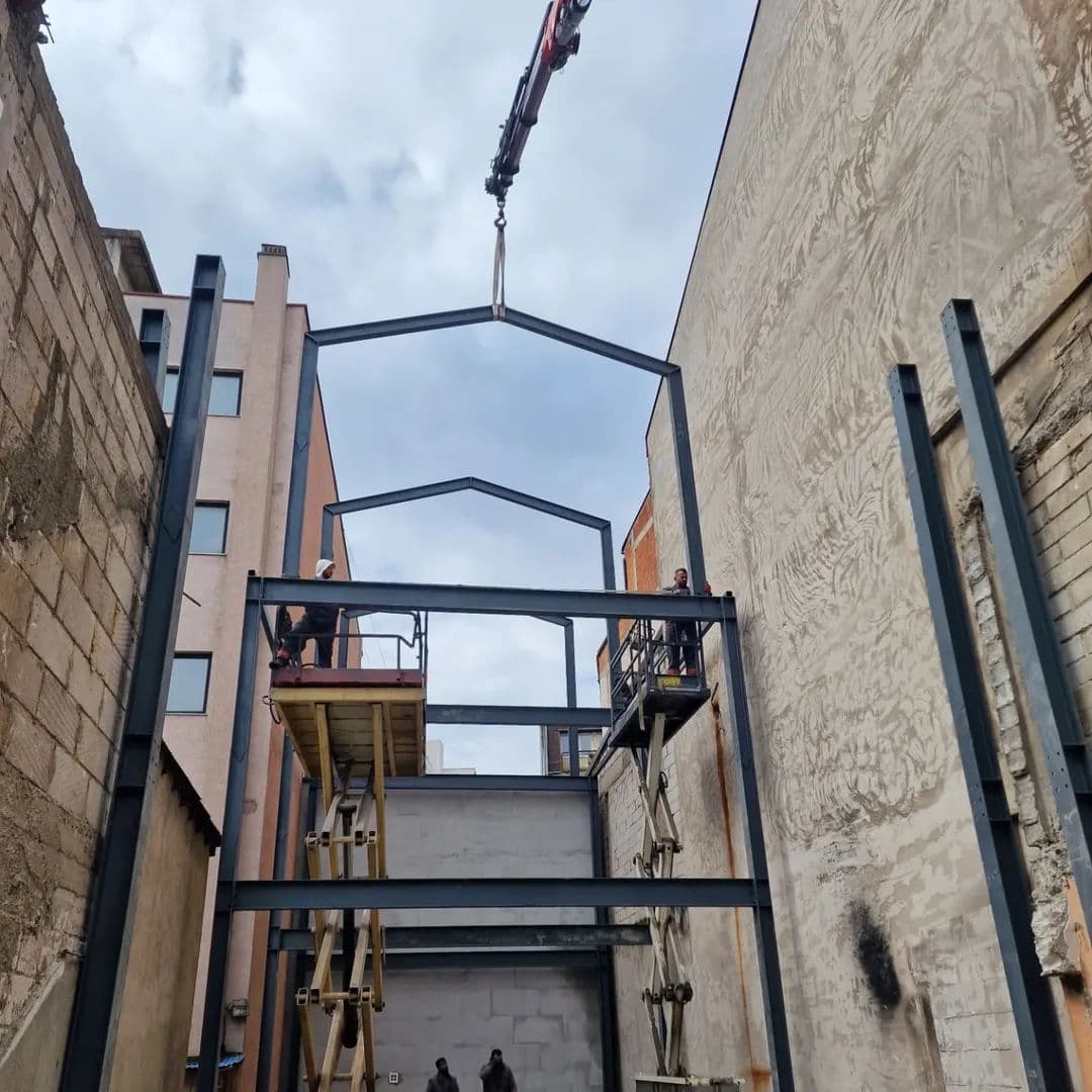 Unimix — Metal construction project 163