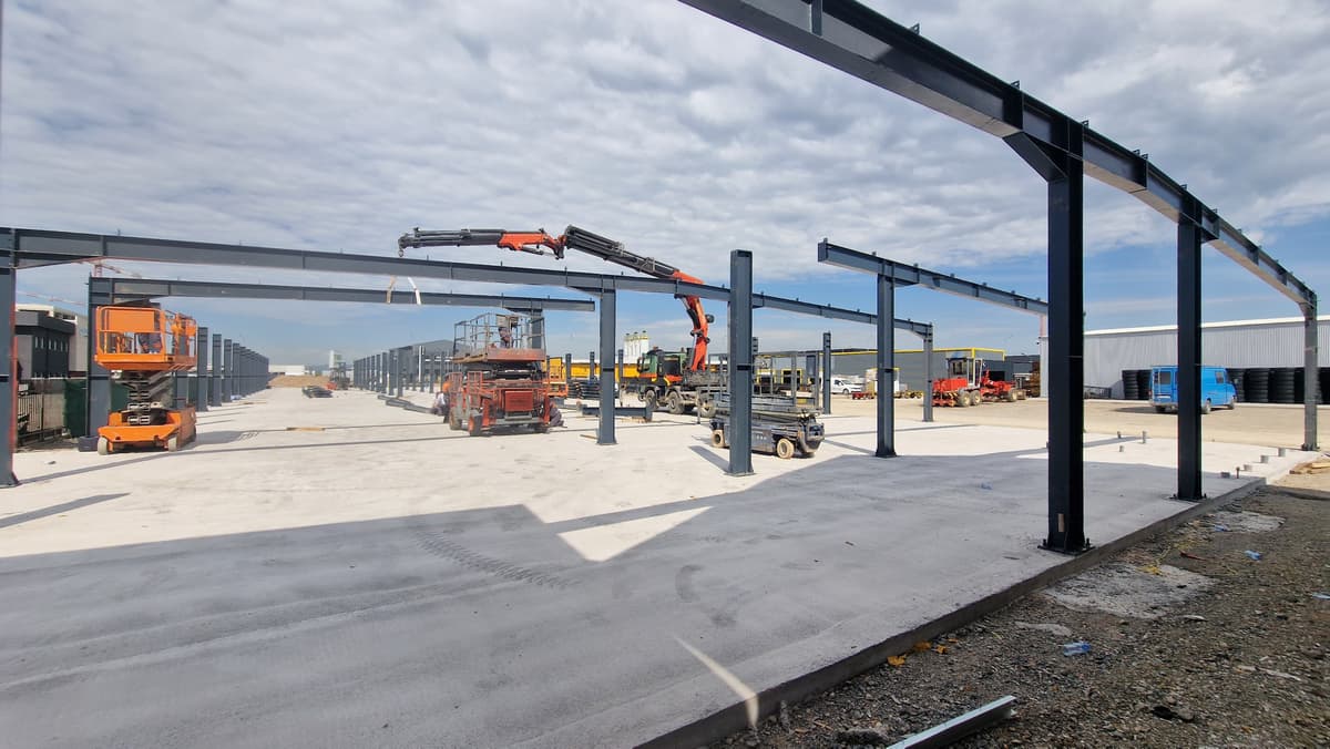 Unimix — Metal construction project 166
