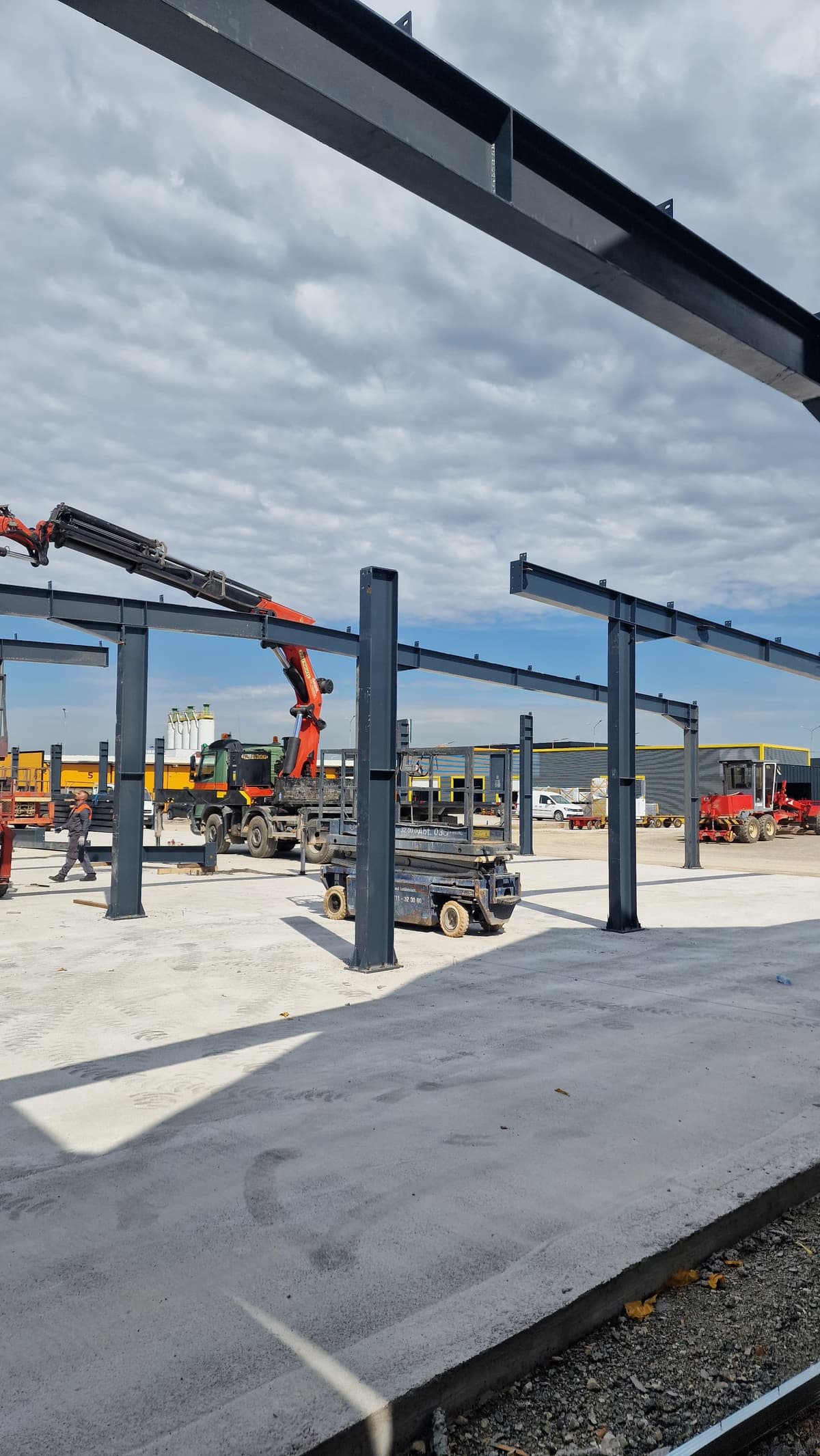 Unimix — Metal construction project 168