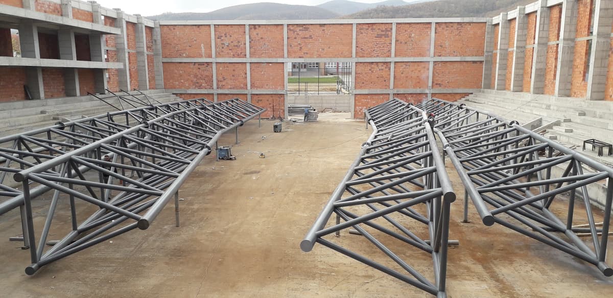 Salla E Sporteve Dhe Panaireve Greme — Metal construction project 111